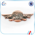 Promotion custom epoxy metal navy officer cap badge à vendre